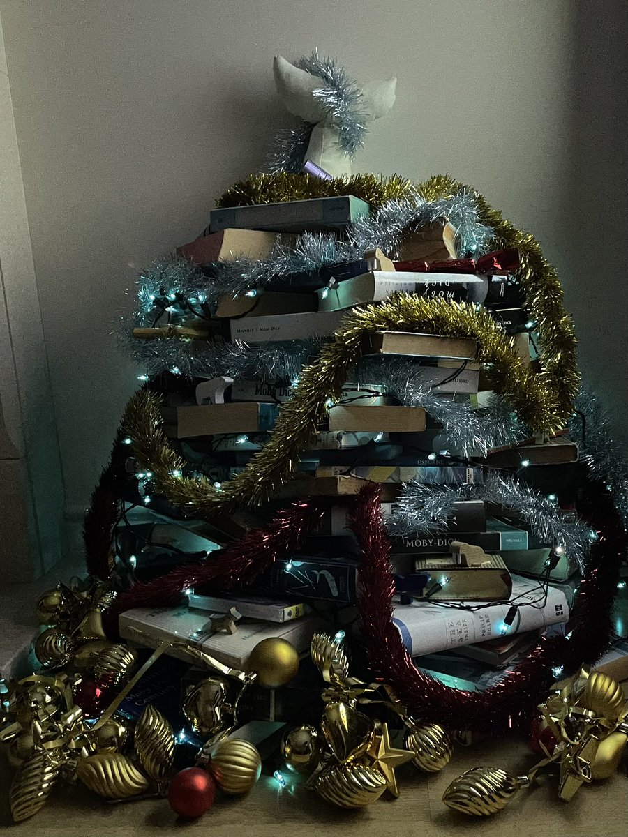 CarolineHack's tweet image. Merry #MobyDick Christmas. Here is my Mostly Moby Christmas Tree 
With added #Polar animals 
#MelvilleMonday