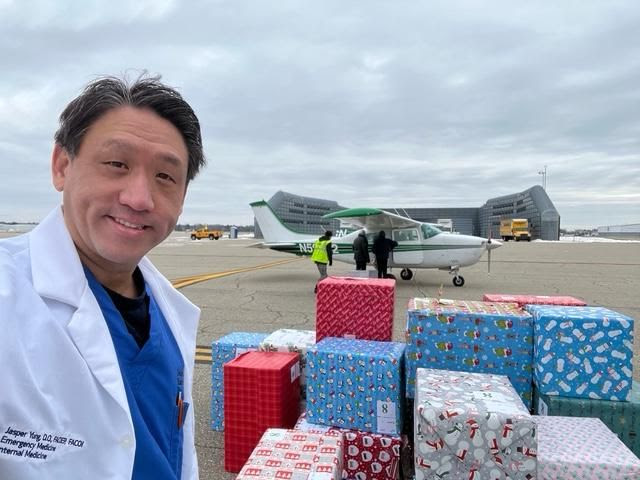 Michigan DOs (@michigandos) on Twitter photo Jasper Yung, D.O., a member of the MOA Board of Trustees, recently volunteered his time for Operation Good Cheer, an annual program of <a href="/CFCharity/">Child and Family</a>. Operation Good Cheer made Christmas wishes come true for more than 6,700 children and youth in foster care across the state! Jasper Yung, D.O., a member of the MOA Board of Trustees, recently volunteered his time for Operation Good Cheer, an annual program of <a href="/CFCharity/">Child and Family</a>. Operation Good Cheer made Christmas wishes come true for more than 6,700 children and youth in foster care across the state!
