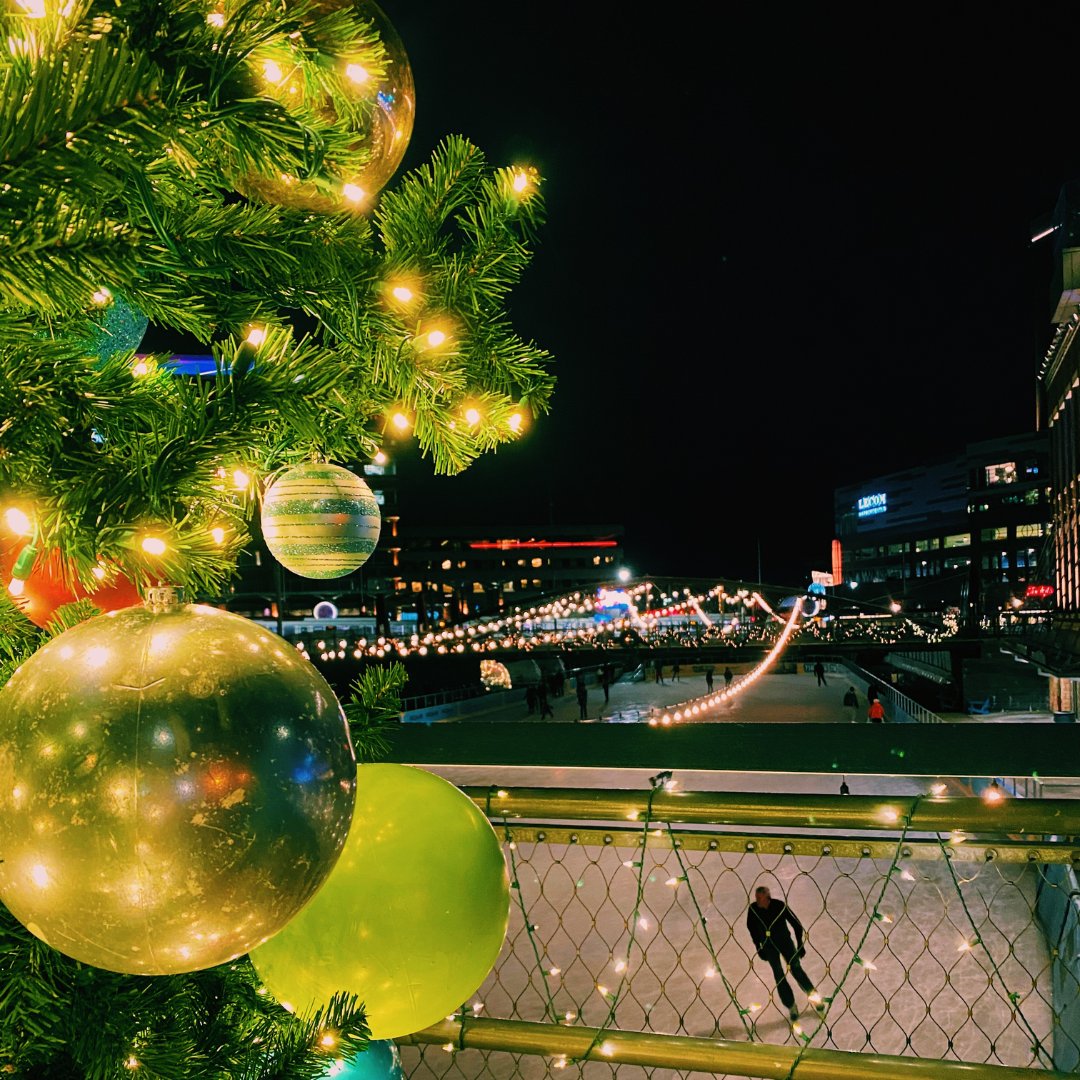 CobblestoneDist's tweet photo. Merry Christmas &amp; Happy Holidays!

#CobblestoneDistrict https://t.co/cxSgUto0cl