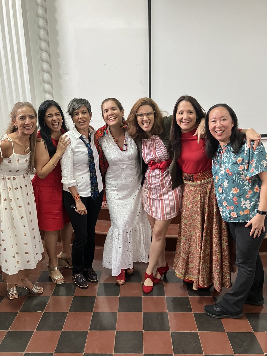 Nadia De Leon tweet media