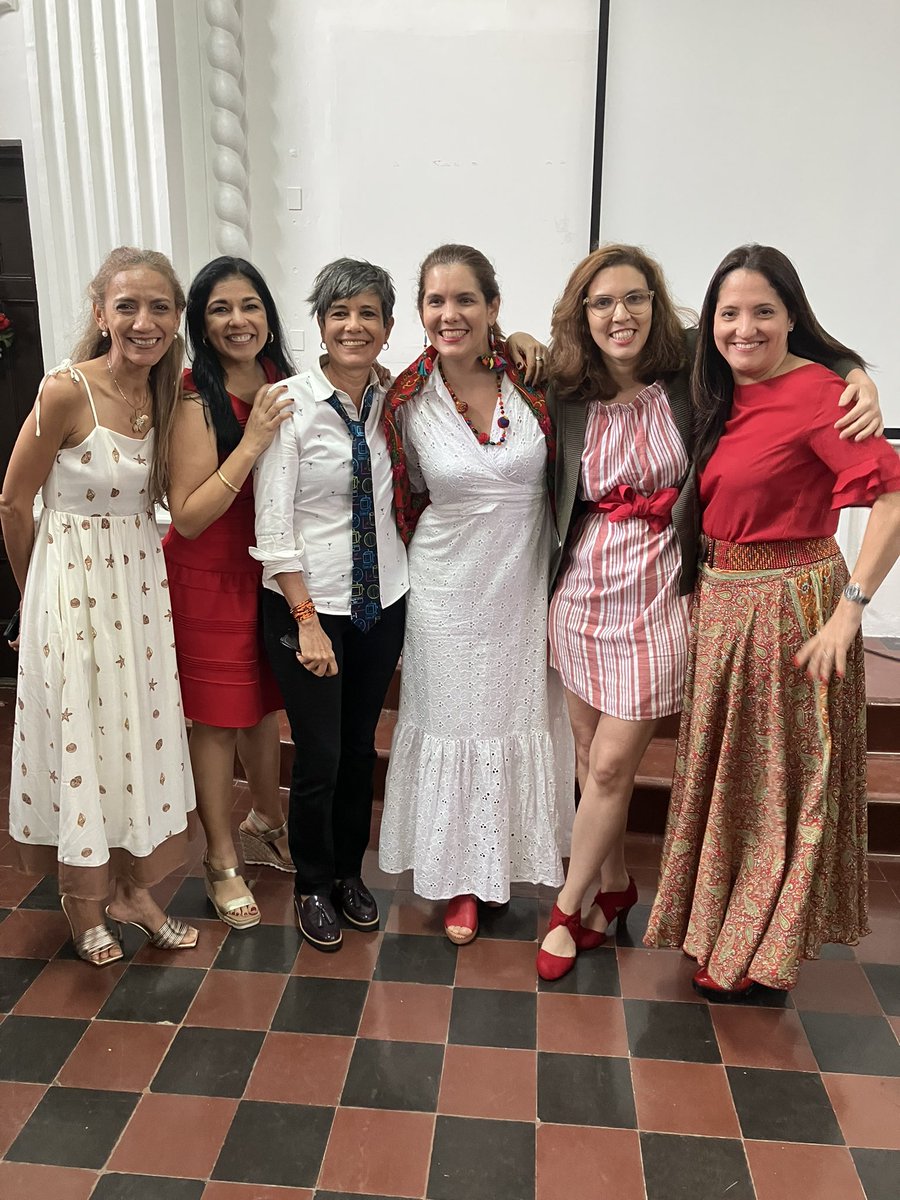 Nadia De Leon tweet media