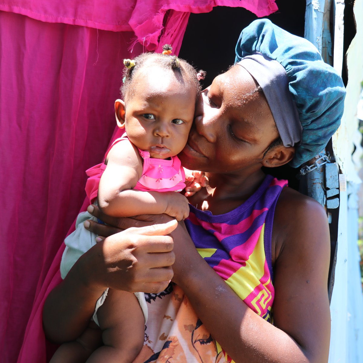 WFP Haiti (PAM) 🕊️ (@wfp_haiti) on Twitter photo Port-au-Prince📍
Last week, <a href="/WFP/">World Food Programme</a> delivered safety-net cash transfers to 42,000 displaced people, alongside an SMS campaign offering tips on financial education & nutrition.
These efforts aim to promote sustainable practices in vulnerable communities.
🙏<a href="/USAIDSavesLives/">USAID's Bureau for Humanitarian Assistance</a> Port-au-Prince📍
Last week, <a href="/WFP/">World Food Programme</a> delivered safety-net cash transfers to 42,000 displaced people, alongside an SMS campaign offering tips on financial education & nutrition.
These efforts aim to promote sustainable practices in vulnerable communities.
🙏<a href="/USAIDSavesLives/">USAID's Bureau for Humanitarian Assistance</a>