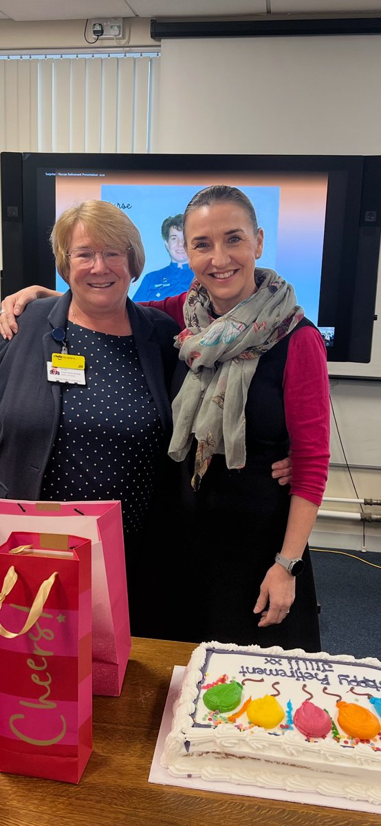 TownPamela's tweet image. A Fairfield Farewell to our Director of Nursing Jill Stott .
Thank you for the leadership & the laughs , you will be sorely missed @jstott66
Enjoy your retirement , your NHSP application is in the post @BuryCO_NHS @heathercaudle @jacqui_burrow