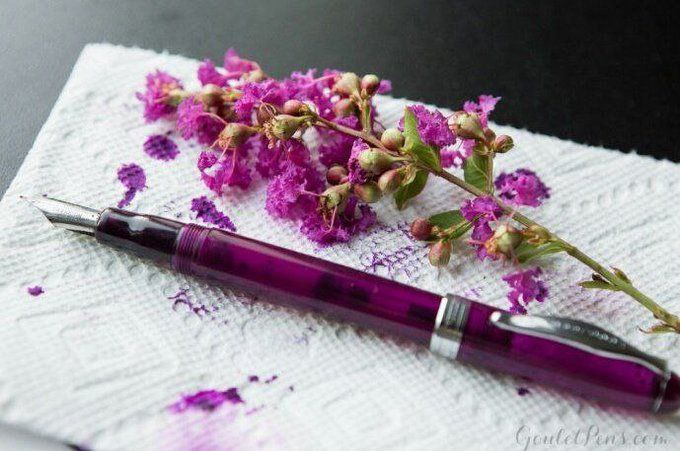 deem_sky2's tweet image. #ختامًا ✉️

كِتَاباتي لم تكن لأحدٍ بعينه، فأنا أكتب للمساء والصَّباح، والدِّيم والمطر، أكتب لِلروح والفكـر، للأمـل والجمال، حروفي كُتبت بماء الورد ليصل شذا كَلماتي إلى قلوبكم بكلّ ود. 

#فضفضة_ديم✍️ 
#فضفضه_مشاعر
#بوح_آخر_الليل 
#آل_الشعر