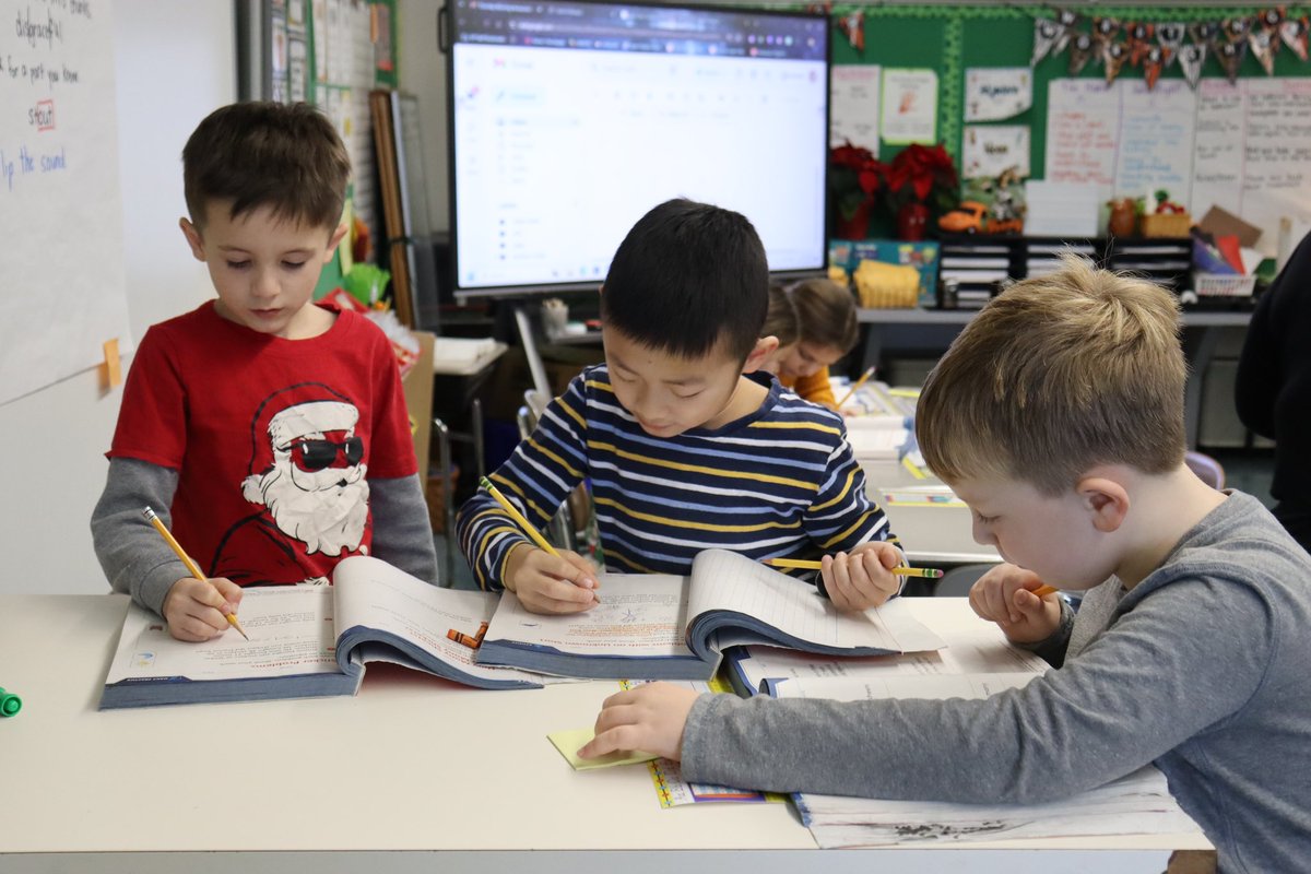 Students and staff spent the days before break getting in the holiday spirit! We are wishing the OPCSD community a wonderful winter break! ☃️✨❤️