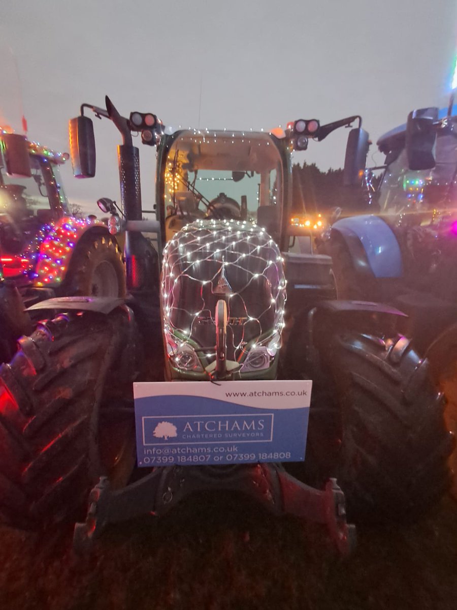 Great to see the Tractor Run this evening winding through Shropshire villages such as Hanmer and Bronington and across the border through Tallarn Green and Bangor-on-Dee! #Tractorrun #farmers #Christmas #festive