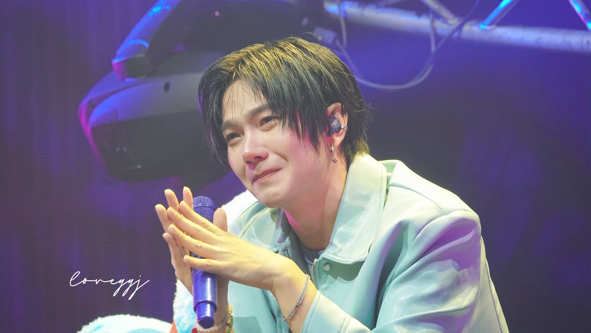 BibleBuild_CNF's tweet photo. What should I do? I just like to watch some cats cry～💙 There is a different kind of beauty～

@JakeB4rever 
BUILD SHINE ON STAGE
#CanYouGleamTonight 
#BuildJakapan
#Bubbles https://t.co/LTyWlmhKbX