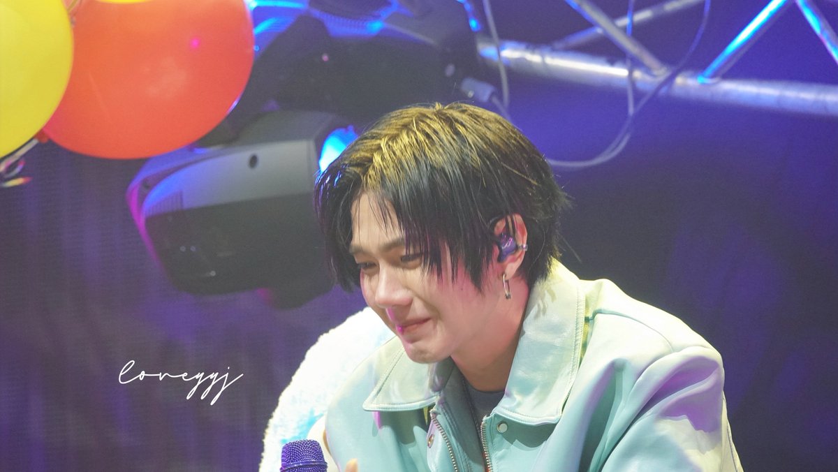 What should I do? I just like to watch some cats cry～💙 There is a different kind of beauty～

<a href="/JakeB4rever/">BIU.</a> 
BUILD SHINE ON STAGE
#CanYouGleamTonight 
#BuildJakapan
#Bubbles