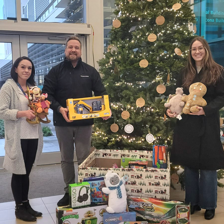 wwcommercial's tweet photo. Thanks to your incredible generosity, the William Wright Helping Hands Project will be making a large donation to @LMCBureau, @kghfoundation, and other local charities. A heartfelt thank you to everyone for supporting this year's toy drive! 🎁🧸🎄

#WilliamWrightCommercial https://t.co/hO7JdHxr27