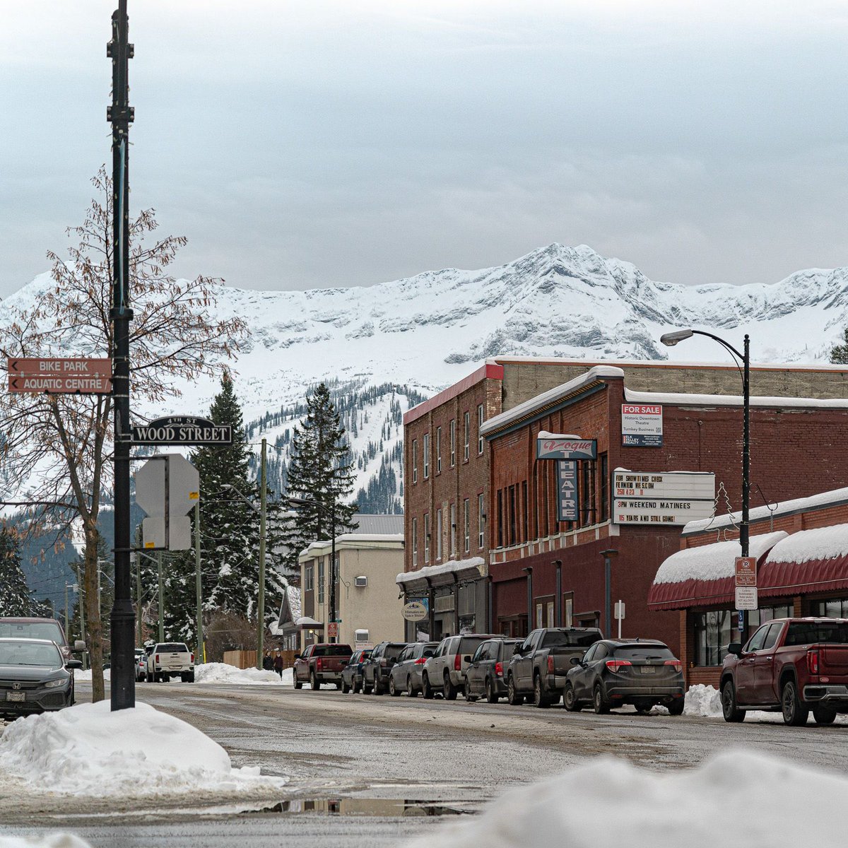 curriecreek's tweet image. Did you know that Fernie, B.C., is the only city-class municipality in Canada that is fully encircled by the Rocky Mountains? This unique setting means breathtaking views in every direction — just one of the many reasons to call this incredible place home. #fernie #skifernie