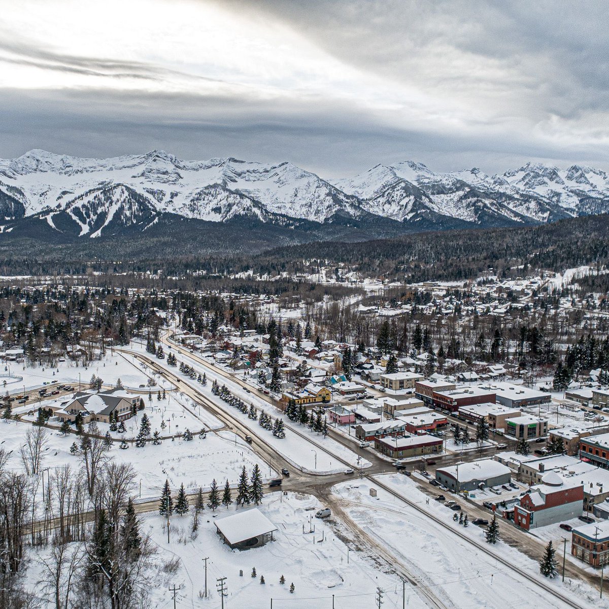 curriecreek's tweet image. Did you know that Fernie, B.C., is the only city-class municipality in Canada that is fully encircled by the Rocky Mountains? This unique setting means breathtaking views in every direction — just one of the many reasons to call this incredible place home. #fernie #skifernie
