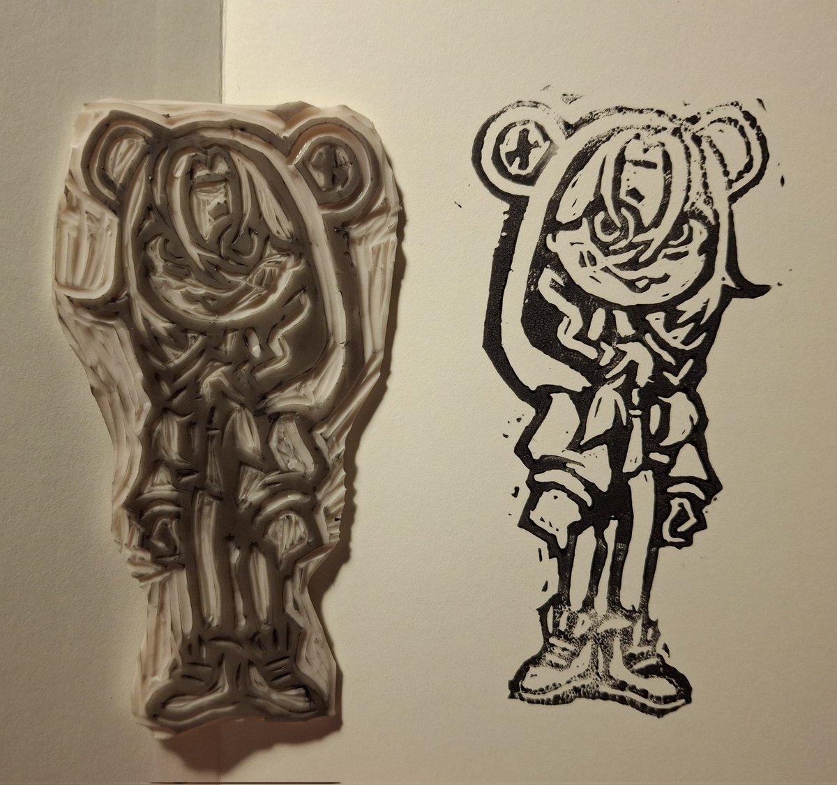 Made a lino print 💚

She sooo cute