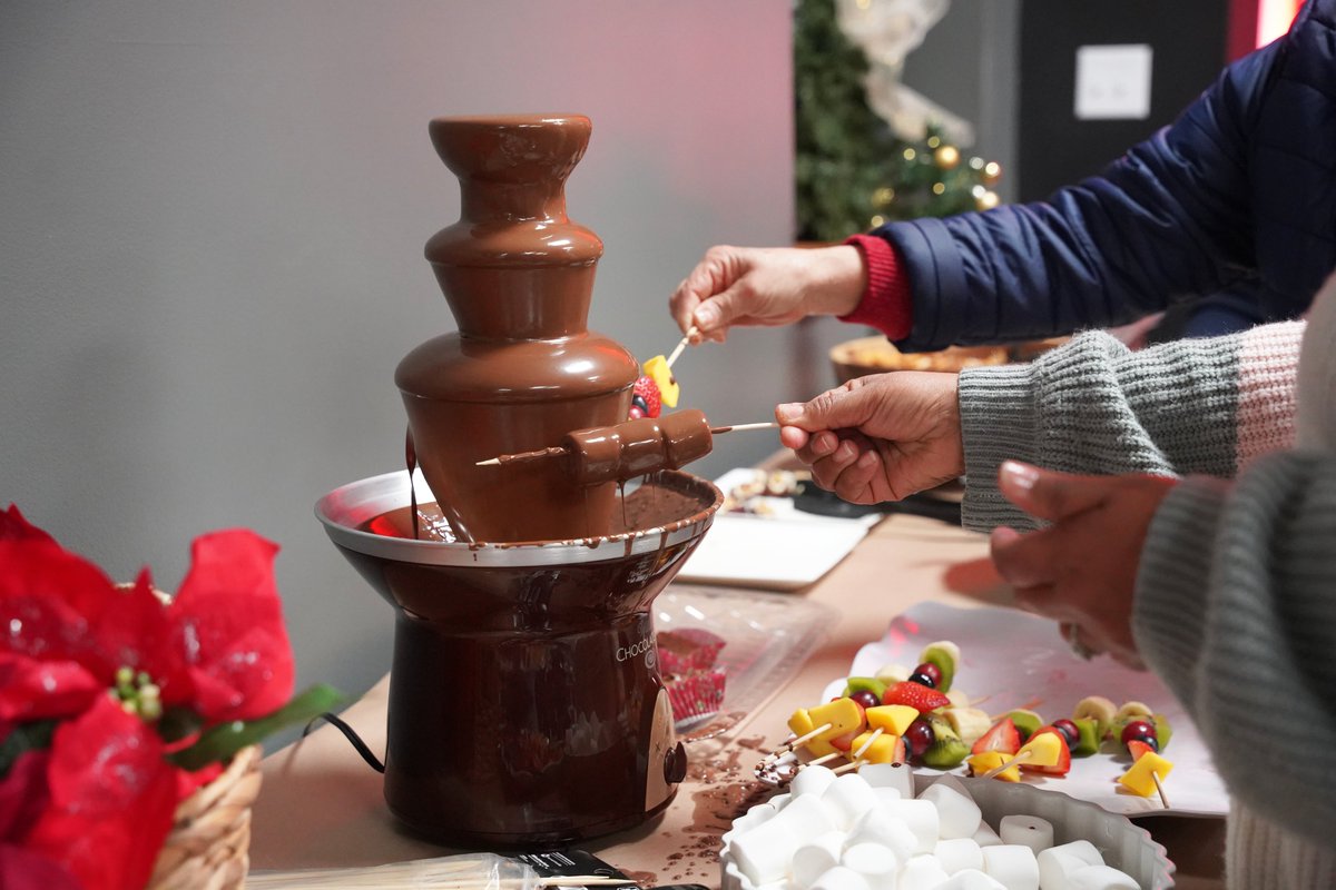 Nuestras Mujeres de Fe celebraron su última reunión del año con una noche de chocolate.  Un tiempo para agradecer a Dios por su fidelidad en este 2024 y disfrutar entre hermanas y amigas. #ConocerCrecerServirIr