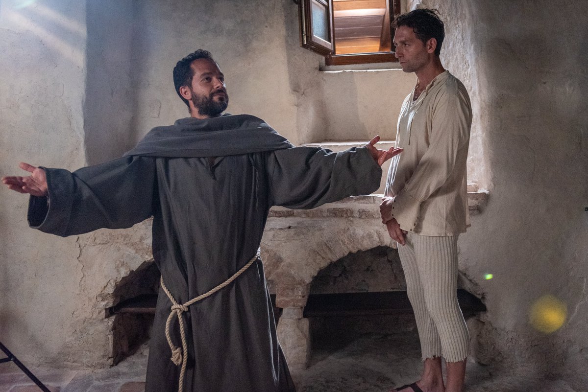 TV2000it's tweet photo. Oggi #26dicembre ore 22.55 su #Tv2000 "La stella di Greccio".
Il #film ricostruisce i tre giorni che precedono la celebre notte di #Greccio, mettendo in scena una serie di episodi in cui il Poverello mostra tutte le sue qualità di giullare.
A interpretare il protagonista un vero frate: Alessandro Brustenghi