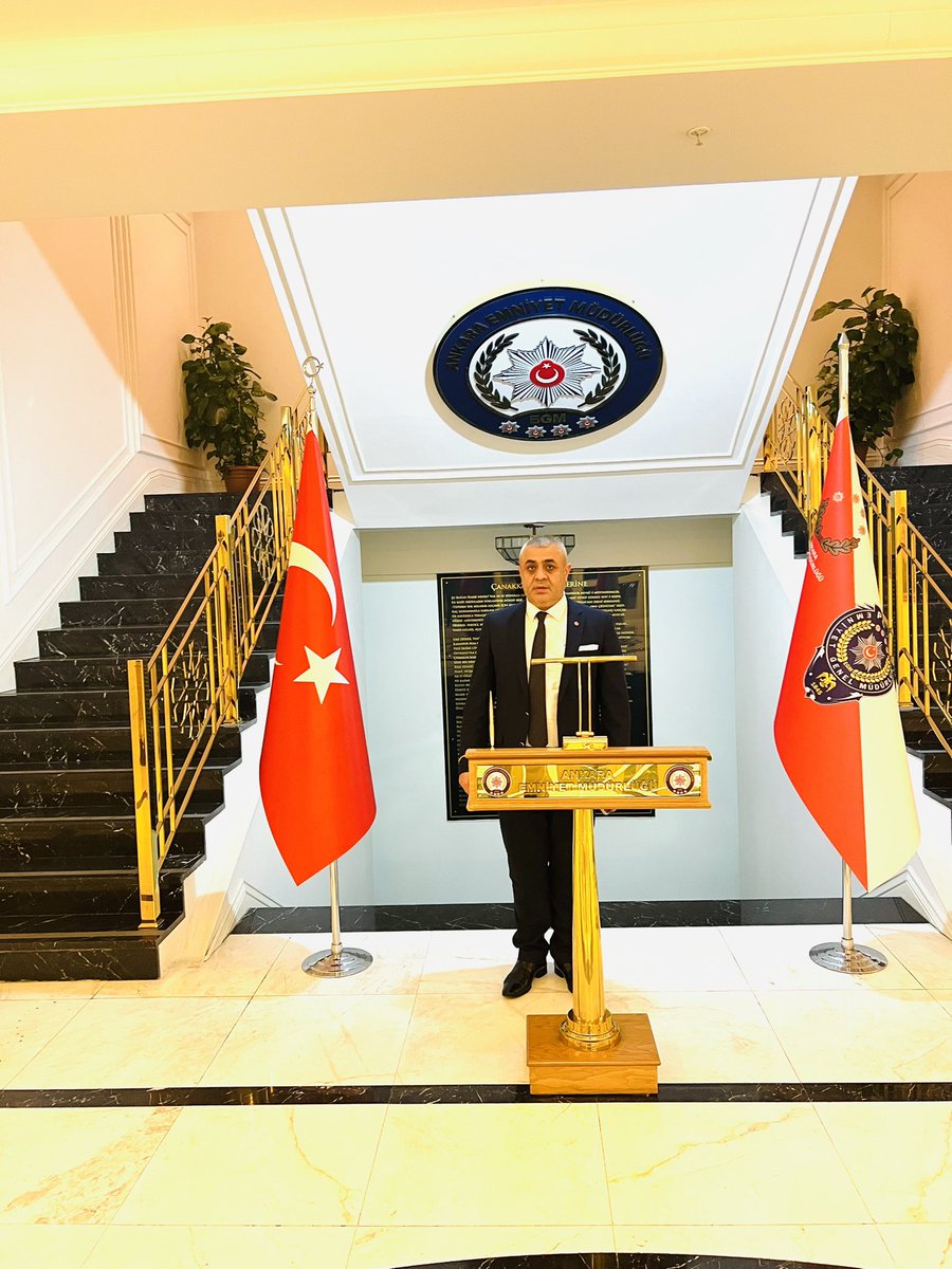 Öğrenci PKK sempatizanlığı’mı Yapıyor.?
Okuldan Atacaksın, Vatandaşlıktan Atacaksın,

Avukat  PKK Sözcülüğü’mü Yapar.?
Diplomasını iptal Edeceksin Vatandaşlıktan Çıkaracaksın.

Doktor  PKK’ye Hizmet mi Ediyor.?
Hiçbir Devlet Hastanesinde Çalıştırmayacaksın Çalıştıran Özel Hastane