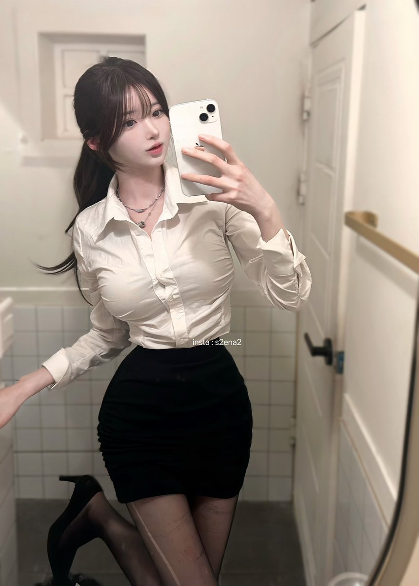 insta_s2ena2's tweet photo. ㅇ w < https://t.co/MTDLsJePS0