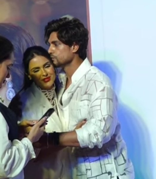 Agar har baar media k samne raita felne par ESE sameta bhi jayega to i would say be a lil more dramatic next time when u present ur fight/narazgi infront of the cameras 😋 

#PriyAnkit