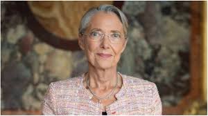 cafepedagogique's tweet photo. OFFICIEL Elisabeth Borne est nommée à l'Education nationale, sup, formation pro, recherche. 

La vice-championne du 49.3 arrive rue de Grenelle (23 utilisations du 49.3 en 20 mois) et sera N°2 du gouvernement Bayrou https://t.co/YZ23WA7FrI