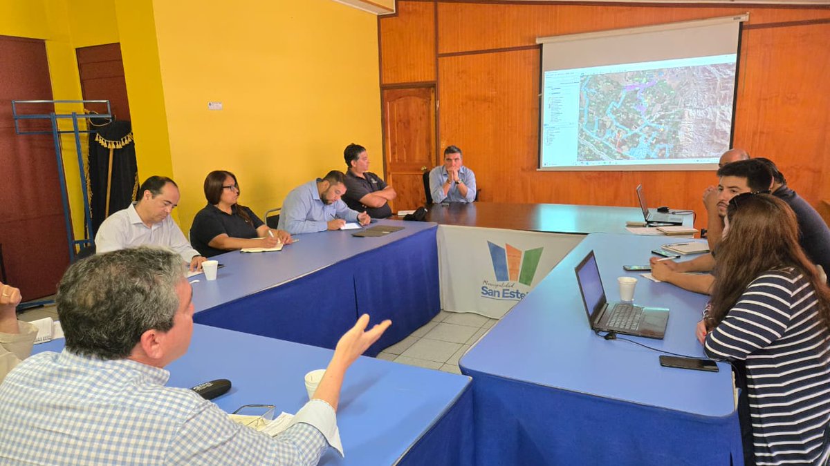 🗣️ Equipo #SiSS de la Oficina Regional de #Valparaíso acude a Mesa Técnica en #SanEsteban para abordar el aumento de cobertura en servicio de alcantarillado de la comuna, junto al alcalde de <a href="/Muni_SanEsteban/">Muni San Esteban</a> y su equipo municipal, Subdere, <a href="/SaludSsrv/">SEREMI de Salud Región Valparaíso</a> y <a href="/_ESVAL/">_ESVAL</a> ✅