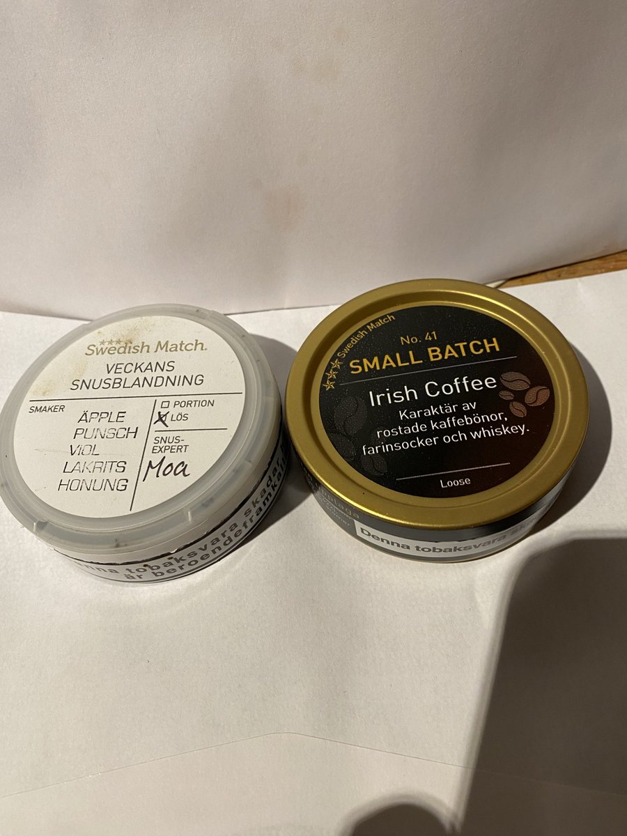 Fick en julklapp av en god vän idag och eftersom det inte var inslaget i papper så är det fritt fram att prova direkt.. och jäklar vad goda dom var båda två speciellt den högra den var fan magisk😋😍