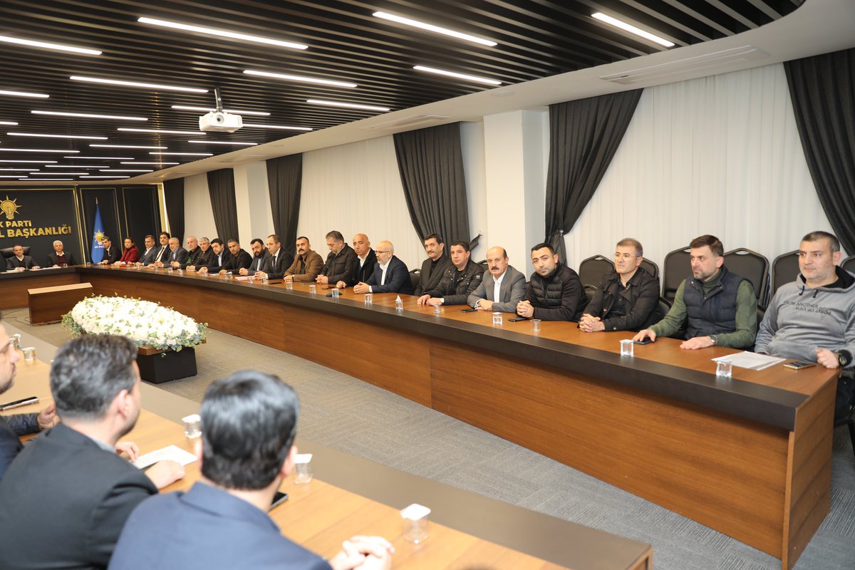 ozangulacti's tweet photo. Haftalık Olağan İl Yürütme ve Yönetim Kurulu toplantımızı gerçekleştirdik. 

Toplantımızın hayırlara vesile olmasını diliyorum. https://t.co/rGzutCK2KK