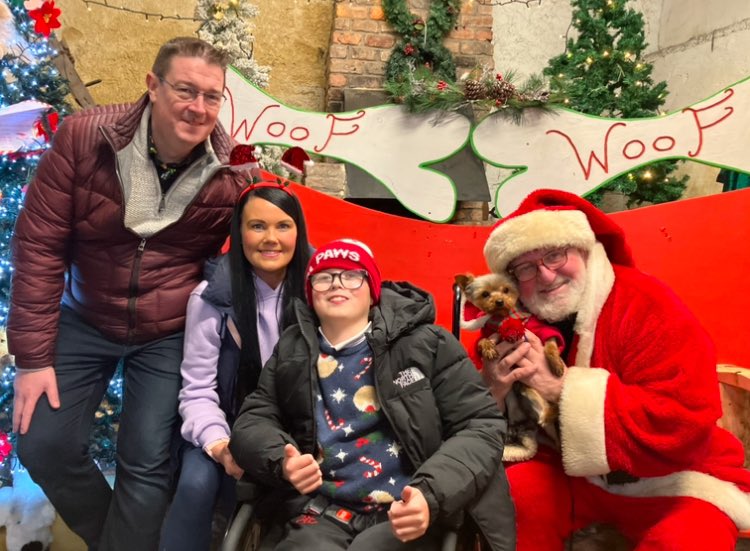 Happy Christmas from Santa Paws 🐾 🐶 in Newbridge

Santa was an absolute character and had us all in stitches 🤣