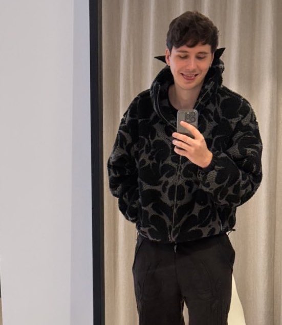 theamazingphil's tweet photo. i was born in the right generation https://t.co/GLwQTxE0lh