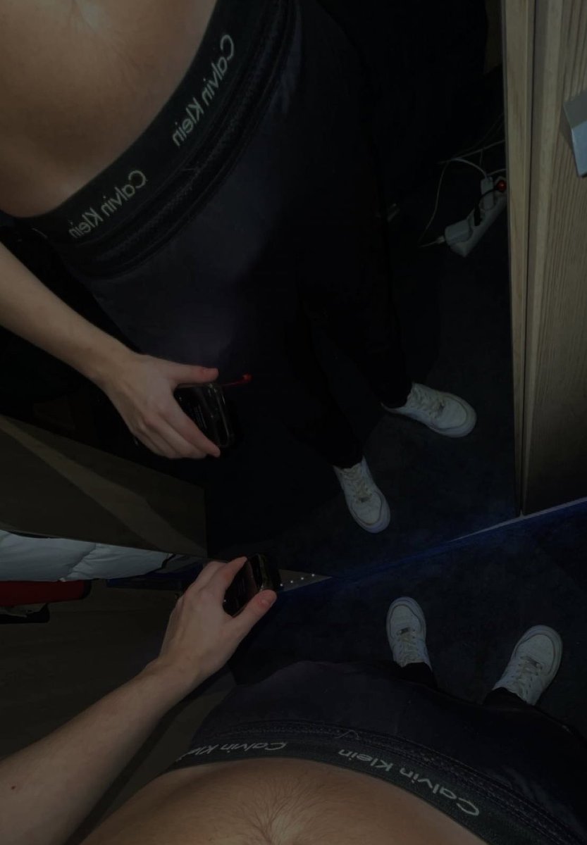 Duo_Hetero's tweet photo. " Mon jogging est trop petit " 🫢
Si tu veux en voir plus, RT et viens mp!! https://t.co/krBoZhEdeZ
