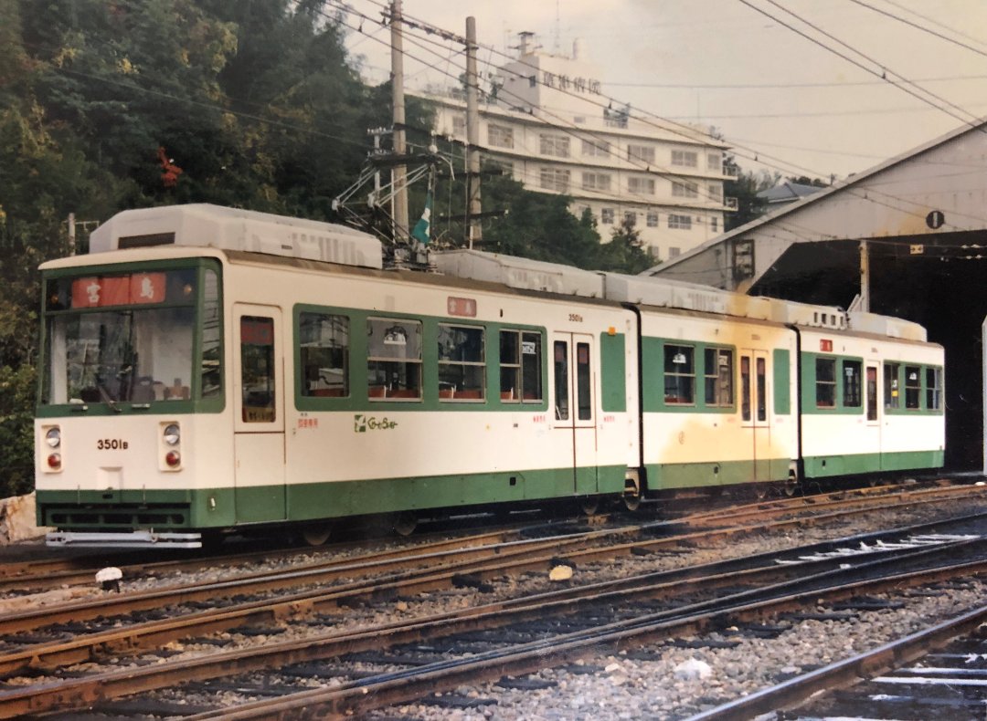 Z型パンタグラフ、旧型もですが軽快電車世代の新型Zパンタ(普及しきる