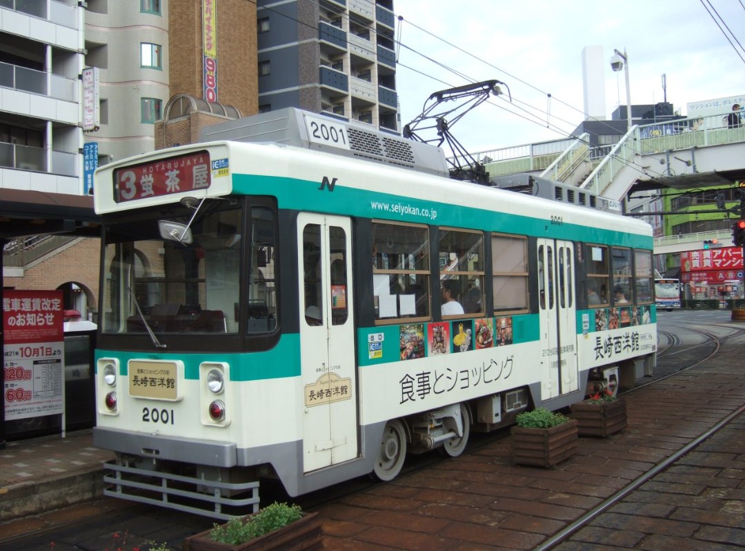 Z型パンタグラフ、旧型もですが軽快電車世代の新型Zパンタ(普及しきる