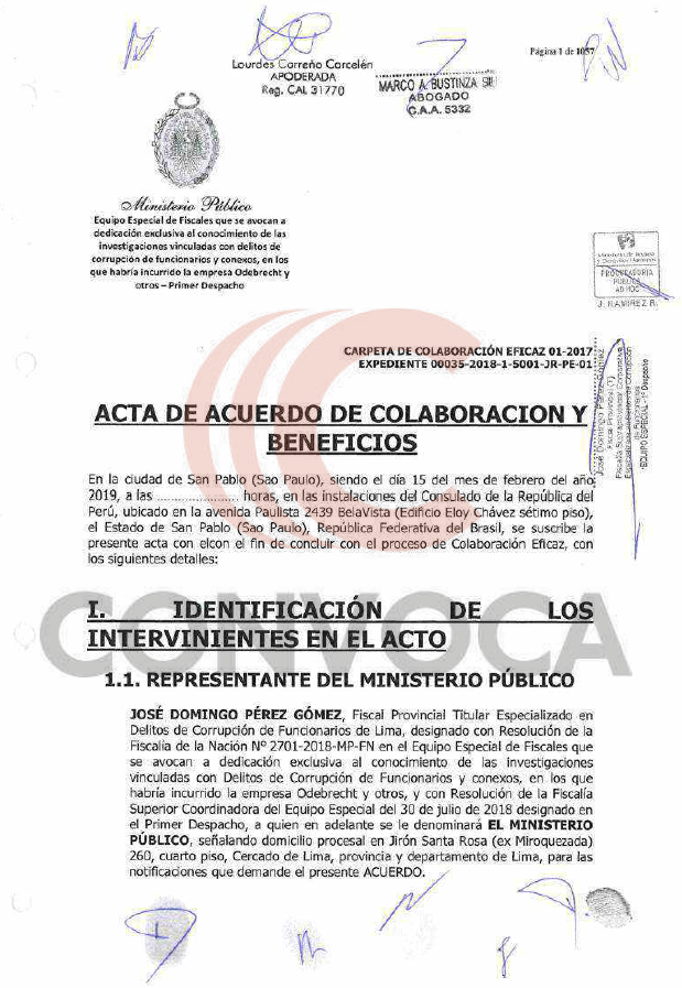 CarlosCaroCoria's tweet photo. Sobre el acuerdo de colaboración eficaz entre Constructora Norberto Odebrecht S.A. y sólo 4 de sus ex directivos (Barata, Boleira, Bortoletti y Nostre); y, por el Estado peruano, el fiscal provincial JD Pérez y el procurador Jorge Ramírez. (Fuente: https://t.co/FBepBC7ACj).
Aunque es necesario un análisis detallado, son 5 las cosas que saltan a la vista:
1. Firma una sola empresa del grupo Odebrecht y apenas 4 ex altos funcionarios. ¿Las otras empresas que operaban y operan en Perú? ¿los demás directivos?
2. La delación se limita a 4 proyectos: Interoceánica Sur (Tramos II y III), Línea 1 Metro de Lima (tramos I y II), Costa Verde Tramo Lima-Callao y Avenida Evitamiento Cusco.
3. Se aporta información sobre 13 proyectos más, pero Odebrecht NO asume responsabilidad penal, tampoco paga reparaciones por los mismos: Gasoducto, Monteverde, Peñaranda-Alpha Consult, caso Revocatoria de Susana Villarán, Rutas de Lima, PPK y Westfield Capital, Club de la Construcción, Caso Miguel Atala, caso Xavier Pérez Giménez ('Sisco', fue gerente general de la sucursal en Uruguay de la Banca Privada de Andorra), caso Gabriel Prado Ramos (exfuncionario de la Municipalidad de Lima), caso Cócteles, caso Partido Nacionalista Peruano, caso Financiamiento de Campañas (Partido Aprista, Partido Perú Posible y Alianza por el Gran Cambio).
4. Cláusula de progresividad. Se acuerda que Odebrecht “se encuentra sujeta a una colaboración progresiva y continua”, es decir que si la Fiscalía descubre nuevos delitos, la empresa se compromete a dar información, a colaborar, sin consecuencia alguna. Pero tal facilidad no tiene precedente, es ilegal, no tiene reconocimiento en el NCPP, el colaborador delata todo desde un inicio, si miente, por acción o por omisión, el acuerdo no debe firmarse ni homologarse. La delación es integral, no por partes o a conveniencia del delator (“si luego me descubres, sólo entonces te daré más información”).
5.  Arbitrajes. A diferencia de otros acuerdos, no se exigió a Odebrecht desistirse de los arbitrajes en curso, tampoco quedó obligada a no iniciar nuevos arbitrajes. Por ese motivo Odebrecht demandó años después al Estado ante el CIADI por el caso GSP, por más US$1.000M.