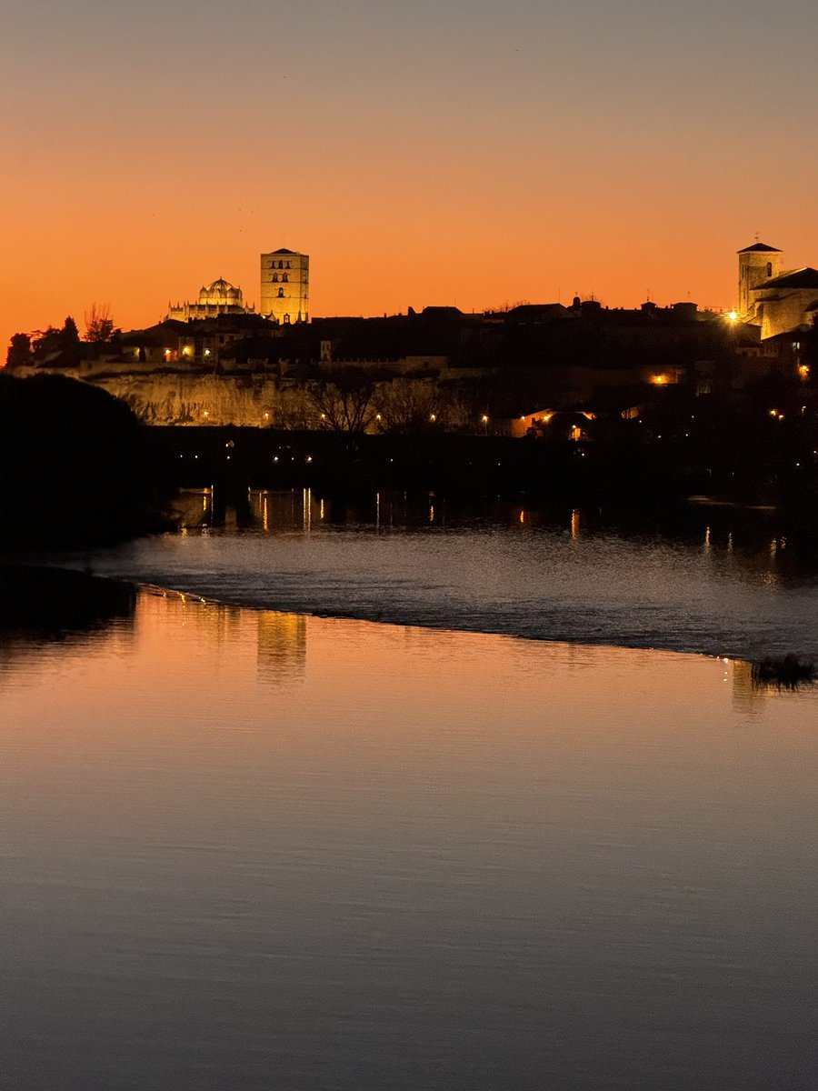 gagoruiz's tweet image. Este es el regalo que cada atardecer tenemos en #Zamora