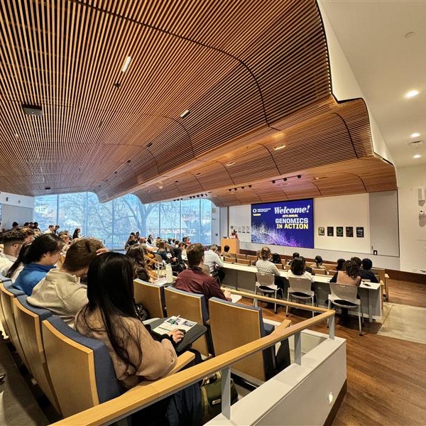 UOKnightCampus's tweet photo. Explore a career in bioinformatics! #GenomicsInAction is Jan 29–31 at @uoregon #KnightCampus. Register by Jan 15 for in-person attendance. Discover internships, hear from alumni, and engage with industry leaders: https://t.co/QdfWqPJ1Hr #UOResearch #BioinformaticsCareers #GiA2025 https://t.co/3CbWvL9xPO