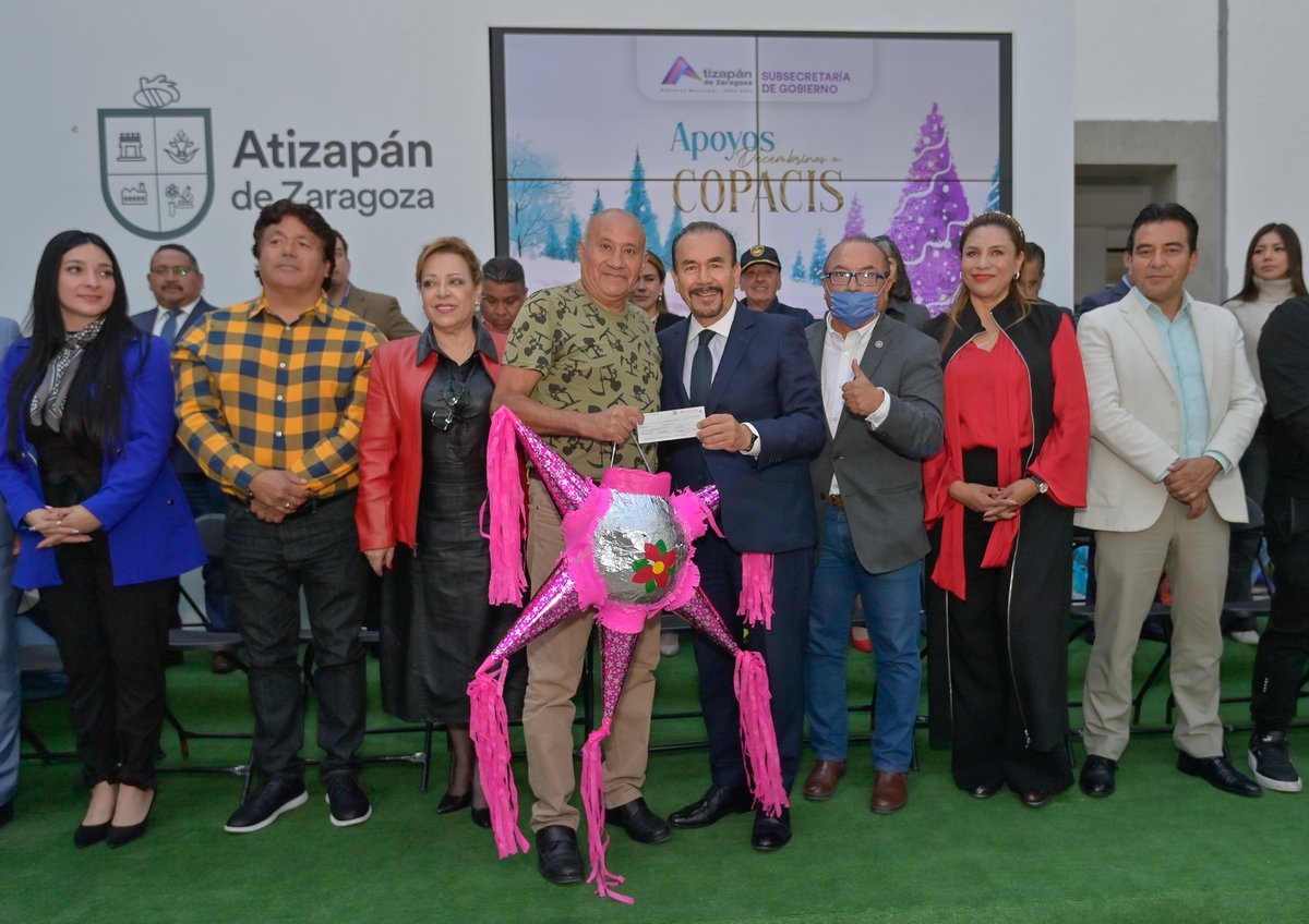 Pedro_RVillegas's tweet photo. Entregamos apoyos a los integrantes #COPACI como reconocimiento a su incansable labor a favor de nuestra comunidad. Gracias a su dedicación, hemos podido impulsar el crecimiento de nuestro municipio y atender las necesidades de las familias.

#UnidosDamosMejoresResultados https://t.co/X4DGoWhaK6