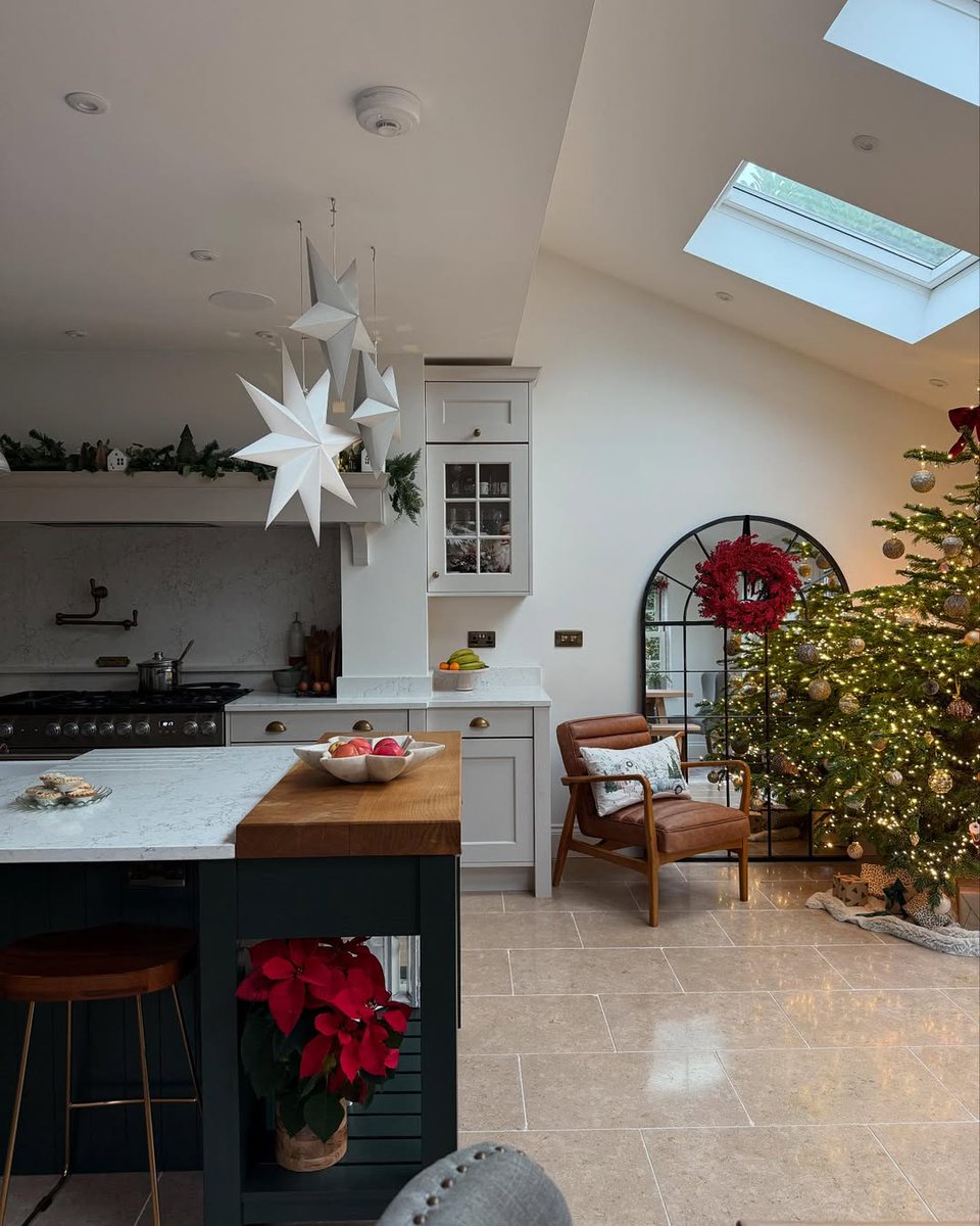 Lights4fun tweet media