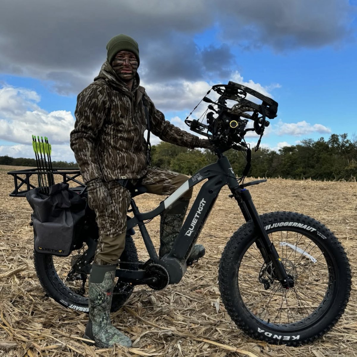 QuietKatOffroad's tweet image. Are you getting a QuietKat under the Christmas Tree? 🌲
📸: @ben_gallaher

#emtb #quietkat #mountainbike #ebike