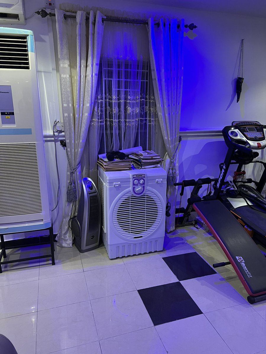 MrMekzy_'s tweet image. I’m tired of explaining to people that this is not washing machine. Every time someone comes around they always ask “why do you have a washing machine in your sitting room”.😭