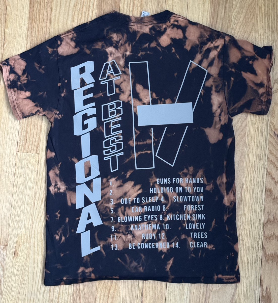 sseldomsurface's tweet image. was sad abt rab merch like not existing and then remembered i can just make my own (#cliqueart)