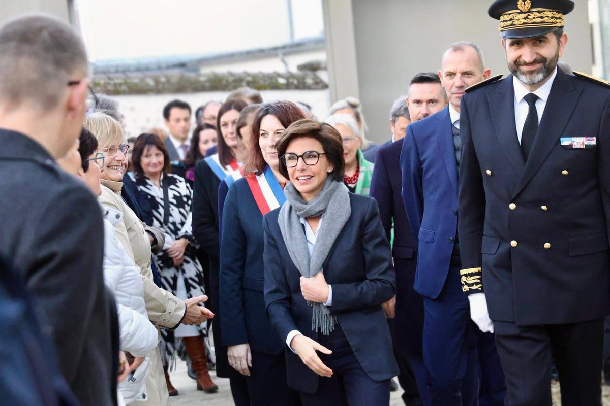 🇫🇷 La confiance renouvelée de <a href="/EmmanuelMacron/">Emmanuel Macron</a> et celle de notre Premier ministre <a href="/bayrou/">François Bayrou</a> m’honorent. Fière de poursuivre ma mission au <a href="/MinistereCC/">Ministère de la Culture 🇫🇷</a> pour favoriser l’accès à la Culture partout et pour tous. 

Avec les acteurs culturels et l’ensemble des collectivités, nous allons