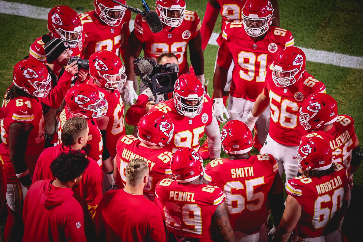 Kansas City Chiefs (@chiefs) on Twitter photo Last chance to vote your favorite players into the 2025 Pro Bowl.
RETWEET! #ProBowlVote
<a href="/PatrickMahomes/">Patrick Mahomes II</a> <a href="/Kareemhunt7/">Kareemhunt3⃣</a> <a href="/XavierWorthy/">Z A Y 🖤</a> <a href="/DeAndreHopkins/">Deandre Hopkins</a> <a href="/carsonsteele30/">Carson Steele</a> <a href="/tkelce/">Travis Kelce</a> #NoahGray <a href="/jawaan_taylor74/">Jawaan M. Taylor ♛</a> <a href="/wanyamorris64/">TheWanyaMorris™️</a> <a href="/JosephThuney/">Joseph Thuney</a> <a href="/treysmith/">Trey Smith</a> <a href="/creed_humphrey/">Creed Humphrey</a> <a href="/TheGK3/">George Karlaftis III</a> <a href="/StoneColdJones/">Chris Jones</a> Last chance to vote your favorite players into the 2025 Pro Bowl.
RETWEET! #ProBowlVote
<a href="/PatrickMahomes/">Patrick Mahomes II</a> <a href="/Kareemhunt7/">Kareemhunt3⃣</a> <a href="/XavierWorthy/">Z A Y 🖤</a> <a href="/DeAndreHopkins/">Deandre Hopkins</a> <a href="/carsonsteele30/">Carson Steele</a> <a href="/tkelce/">Travis Kelce</a> #NoahGray <a href="/jawaan_taylor74/">Jawaan M. Taylor ♛</a> <a href="/wanyamorris64/">TheWanyaMorris™️</a> <a href="/JosephThuney/">Joseph Thuney</a> <a href="/treysmith/">Trey Smith</a> <a href="/creed_humphrey/">Creed Humphrey</a> <a href="/TheGK3/">George Karlaftis III</a> <a href="/StoneColdJones/">Chris Jones</a>