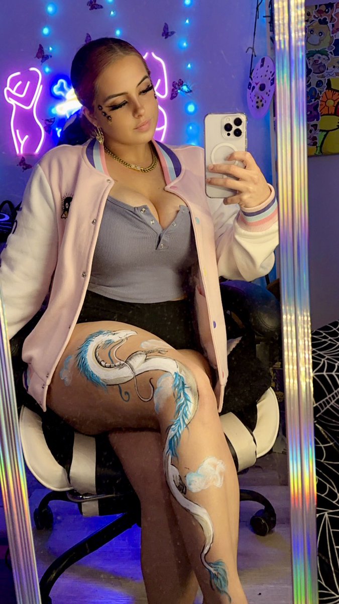 we’re doing another painting stream today!!! dont miss it ! link in bio 

#bobross #painting #bodypainting #twitch #Christmas2024