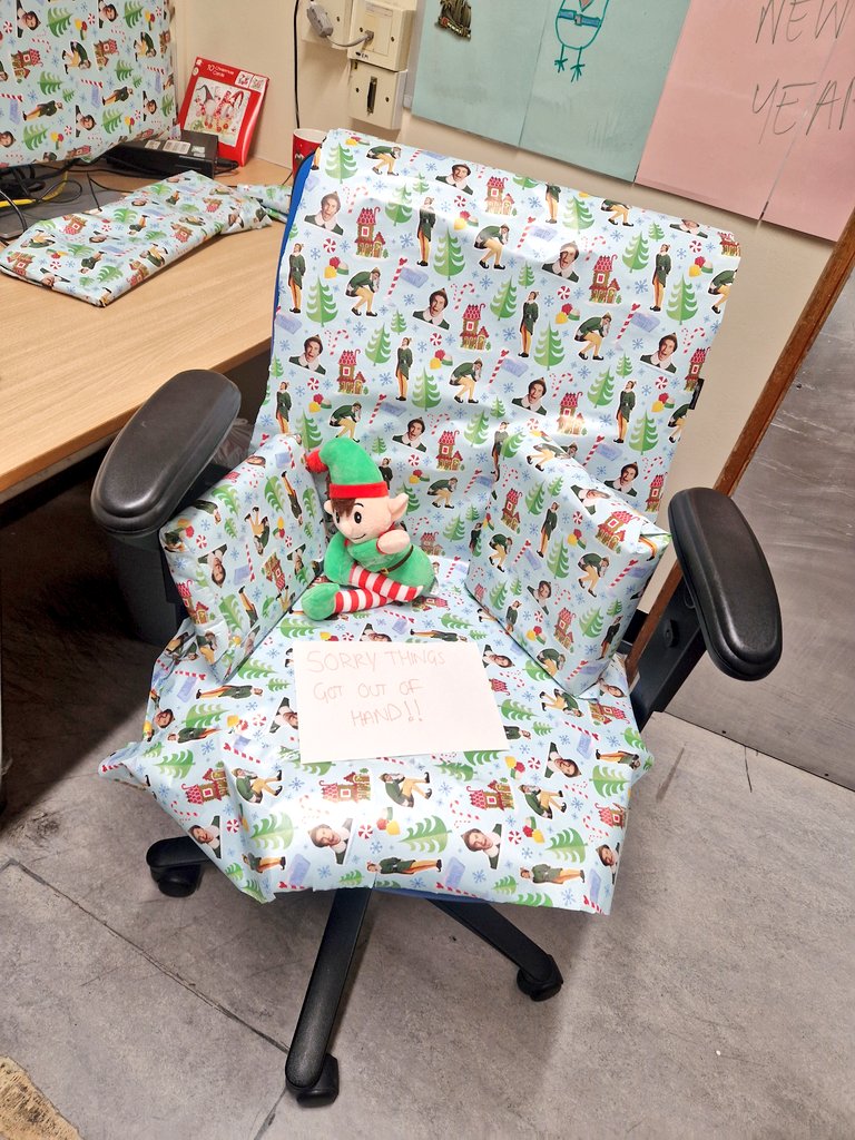 ☆Naughty Norman☆
Buddy, the Elf, came to help Norman practice his wrapping skills! 
Pesky elves! 🤣