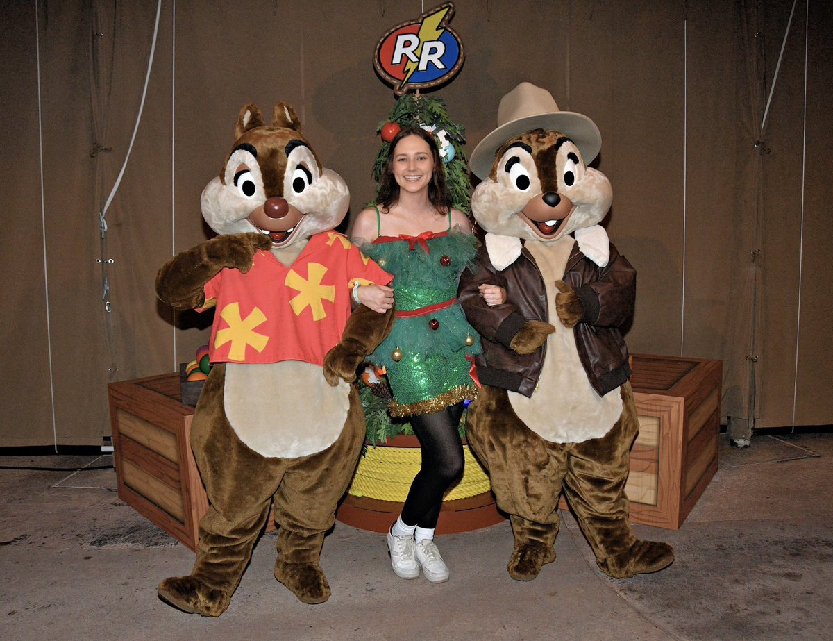 DaMadStrawberry's tweet photo. Baloo loved my dress 🥰🎄
#jollywood #disneyworld https://t.co/Td0VQPC881