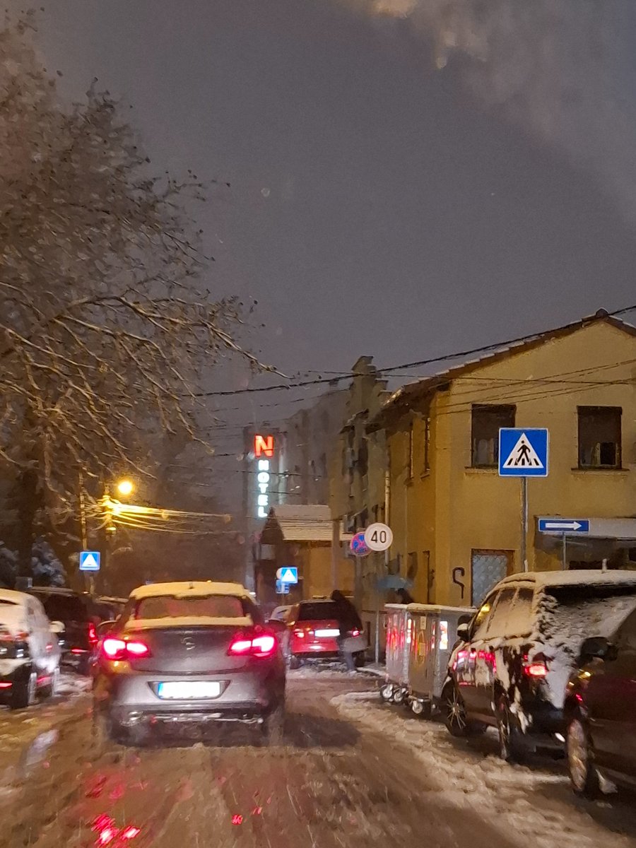 Dragon_Wanderer's tweet photo. Od Banjice do Jerkovića preporučujem prečicu pored #HoteN https://t.co/vev3BqxKPk