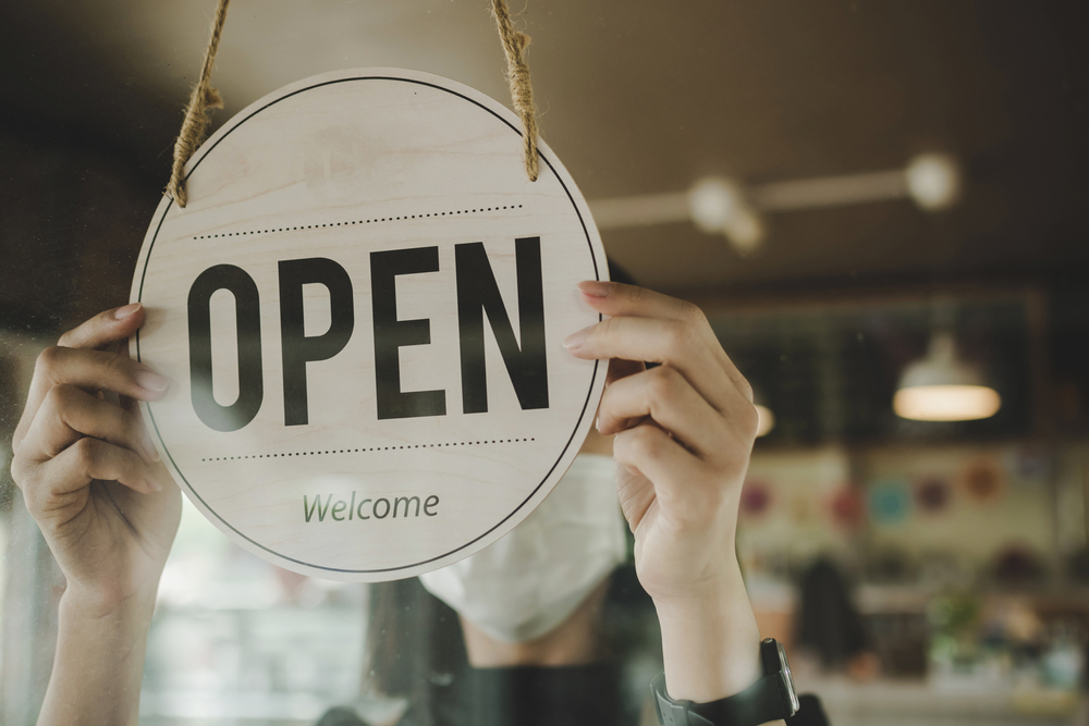 ThinkShoreview's tweet photo. Businesses in Gramsie Square are poised to welcome more new customers after the completion of road construction outside the shopping center. From promotional offers to new menu offerings at a popular eatery, there is a lot to explore! #ThinkShoreview
https://t.co/U2uos5scwd https://t.co/p5bzR9T15J