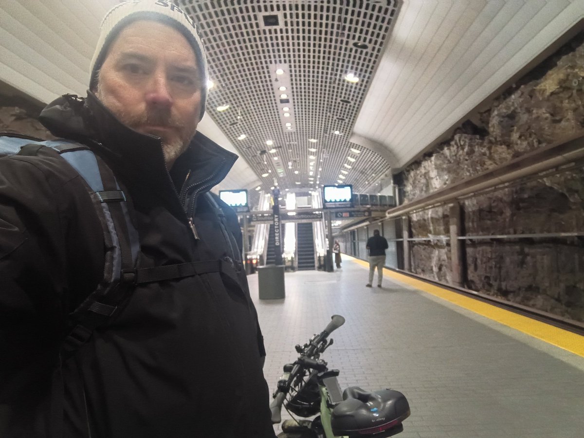 Nothing more frustrating than watching the spinning circle on the <a href="/MARTAtransit/">MARTA</a> Breeze Mobile 2 app as it struggles to pull up the QR code to let you in... as your train arrives, dwells, then departs. 🤬 Tap to pay when?