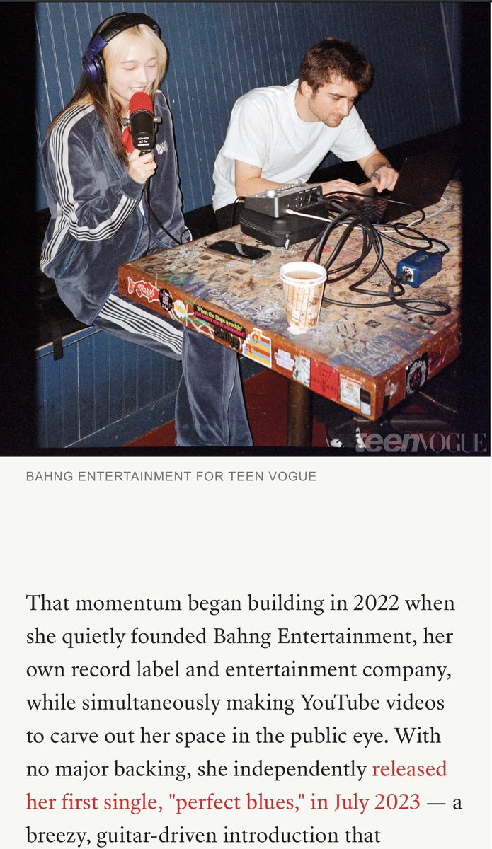 hannahhbbahng's tweet photo. YIPPEEE PLEASE READ THIS!!! 🔥😼

IT HAS SUPER CUTE EXCLUSIVE BEHIND THE SCENES PHOTOS FROM TOUR
(plus i brag a lot about my blues in it heh 💙)

HERE: https://t.co/1azHImjQCh

thank you so so much @TeenVogue and @crystalbell for having me!! ILYYY 🫶🫶 https://t.co/SbJOwbgoG8