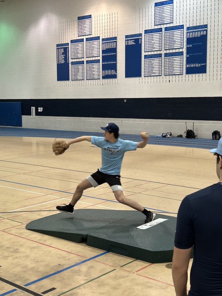 parps34's tweet photo. The pitching lab is open over break! Great turnout again of pitchers and catchers open gym. @DgsBaseball https://t.co/l2Cl5S4GFD