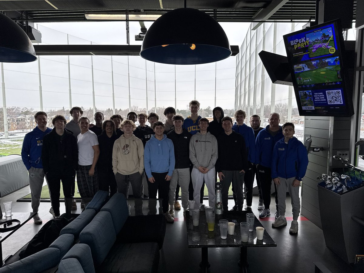 ‼️ TOPGOLF ‼️

The boys were up early for 8:00 practice this morning… then got surprised with a team bonding trip to topgolf ‼️ Enjoy some of the pictures from the team during their golf outing ‼️