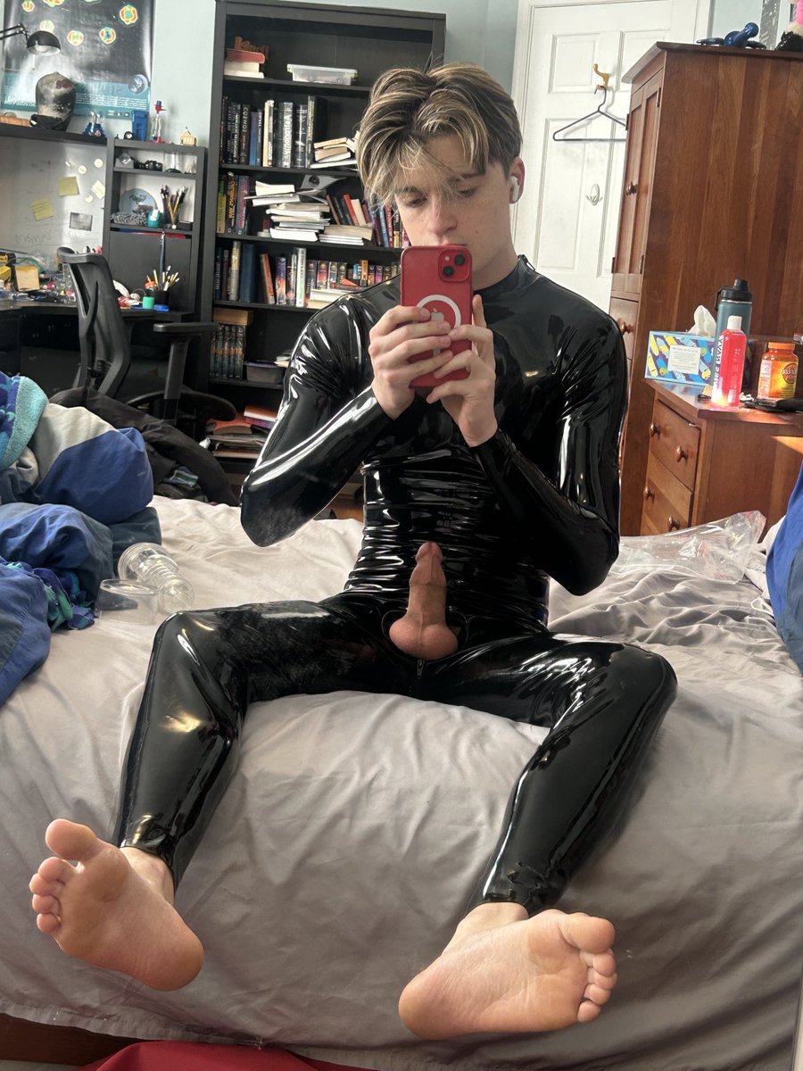 I’m thinking of all the ways I want you to tie me up 😣🥵